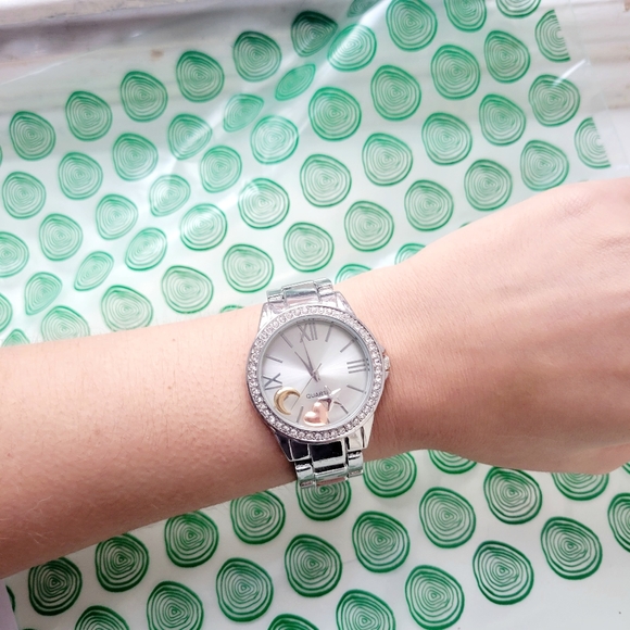 Avon Quartz Moon & Stars Roman Numerals Watch - Picture 7 of 10